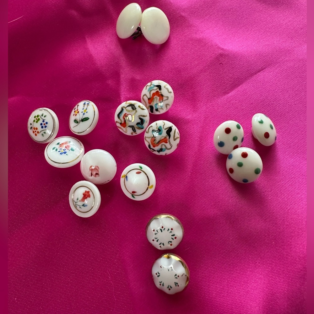 * Bundle 3 for 1 Vintage Vintage White Ceramic Decorative Buttons Mix (16)